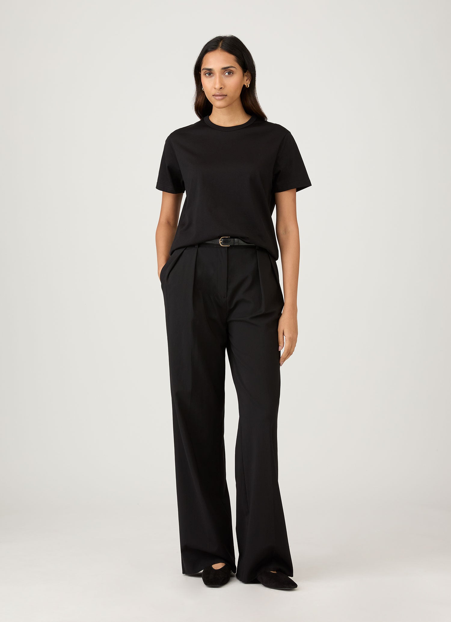 Women's Relaxed Fit T-shirt in Black